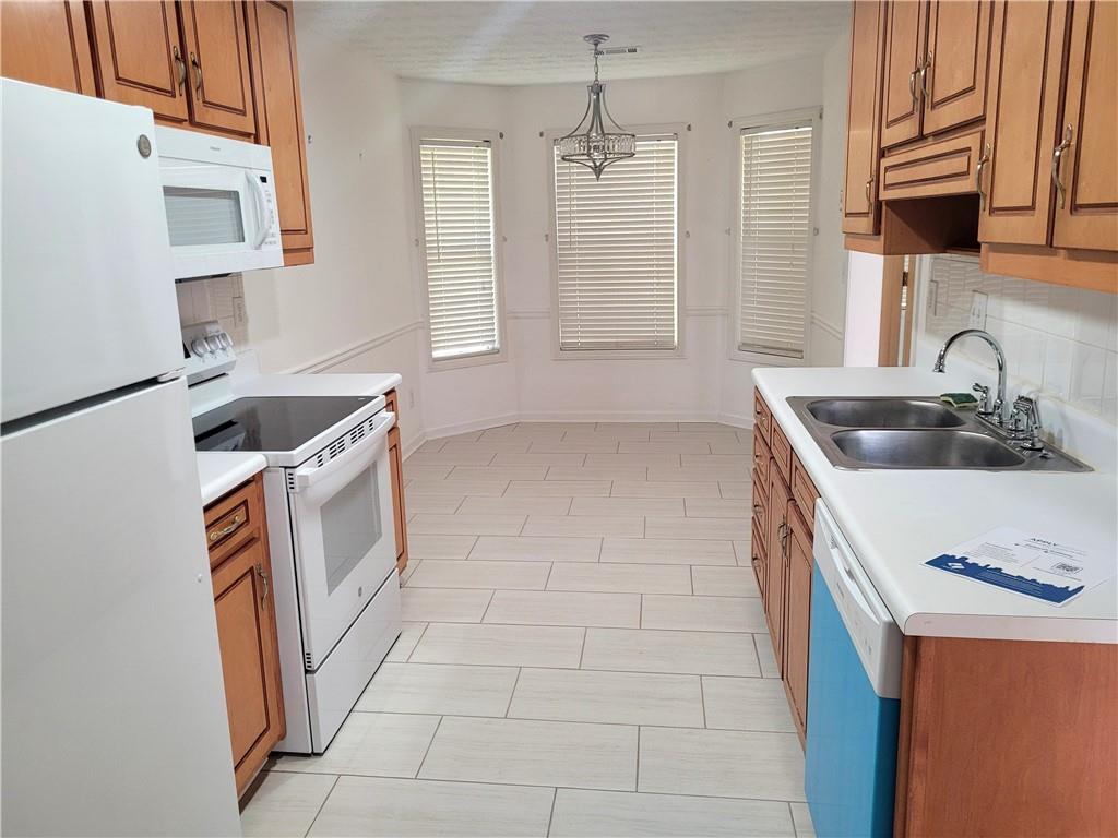 2360 Pettit Drive Property Photo 7
