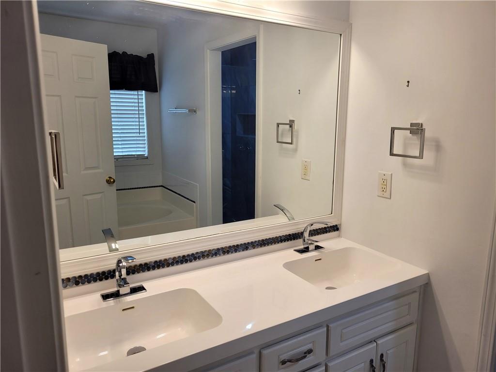 2360 Pettit Drive Property Photo 17