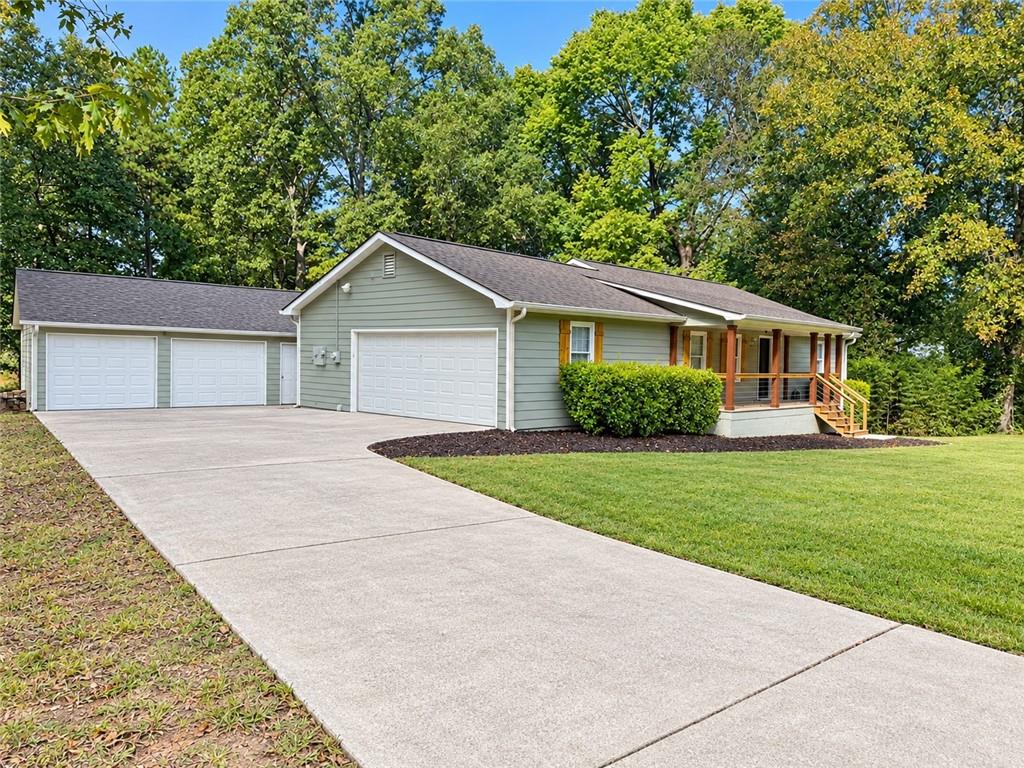 611 Calloway Drive Property Photo 1