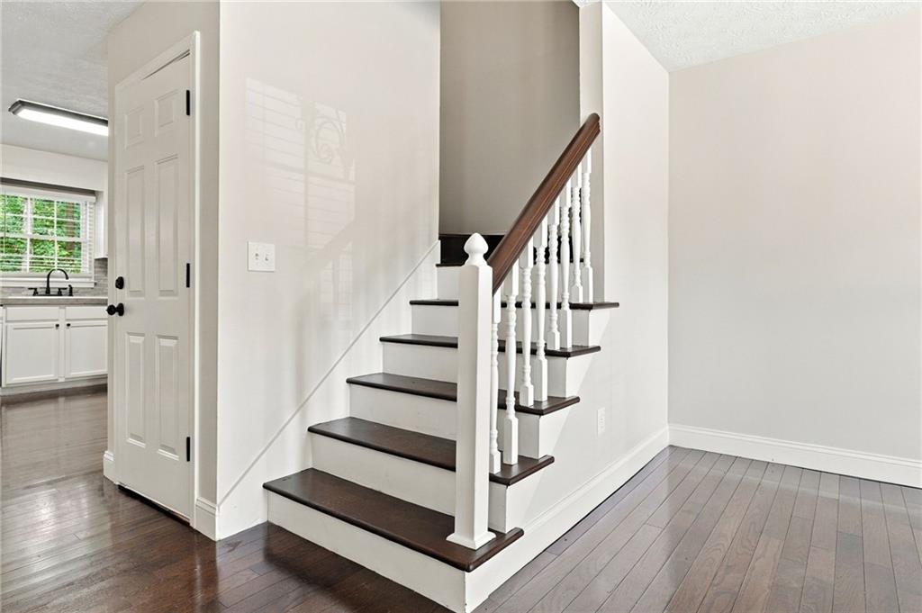 41 Red Oak Circle Property Photo 5