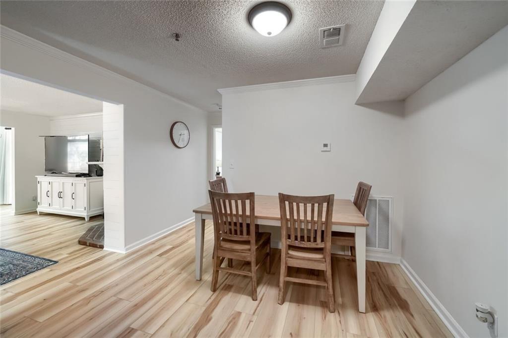 217 Cobblestone Trail Property Photo 8