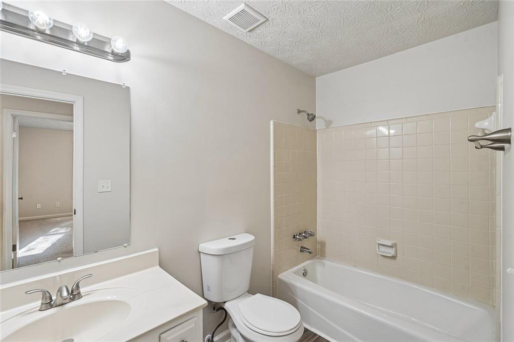 587 Farmbrook Trail Ne Property Photo 15