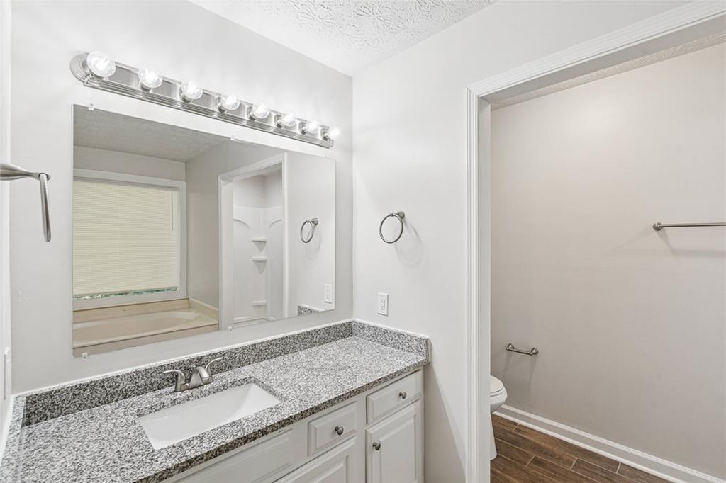 587 Farmbrook Trail Ne Property Photo 23