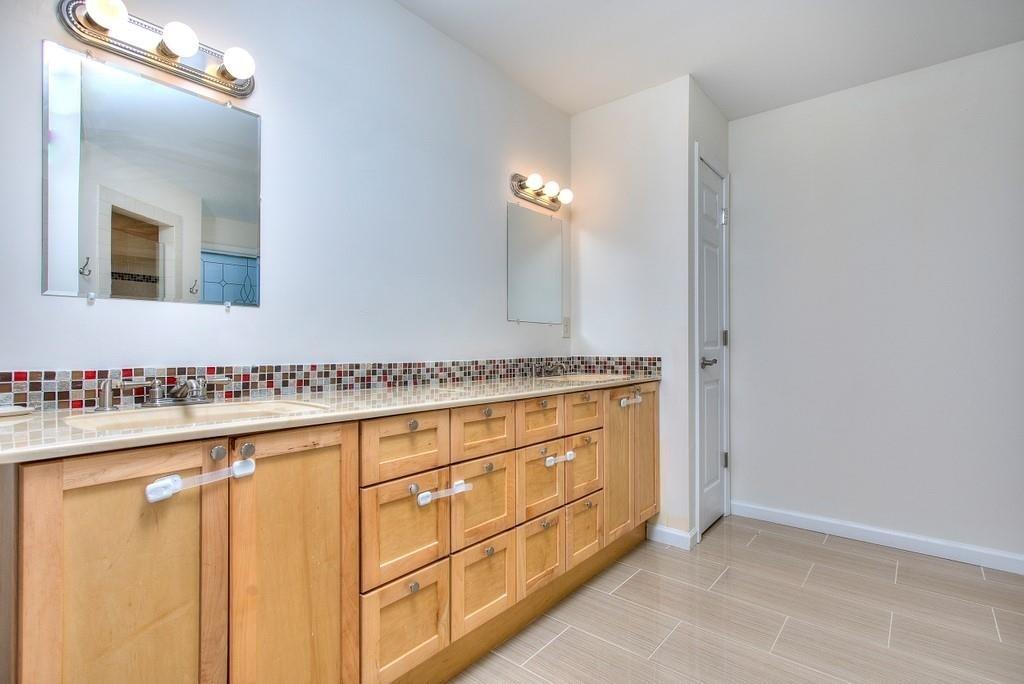 535 Spindlewick Drive Property Photo 32