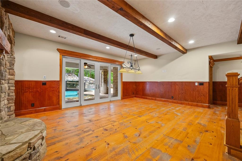 536 St Ives Walk Property Photo 32