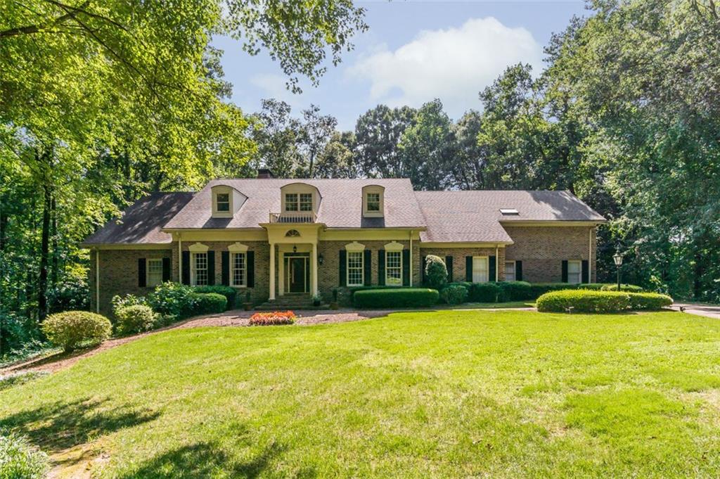 565 River Chase Point Property Photo 1