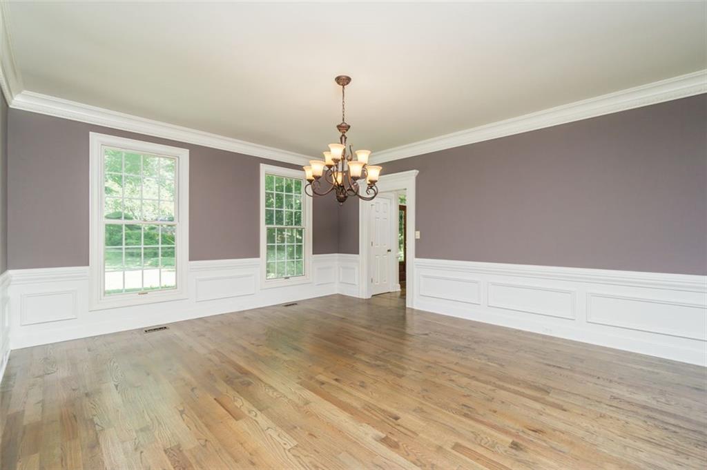 565 River Chase Point Property Photo 4