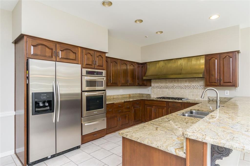 565 River Chase Point Property Photo 8