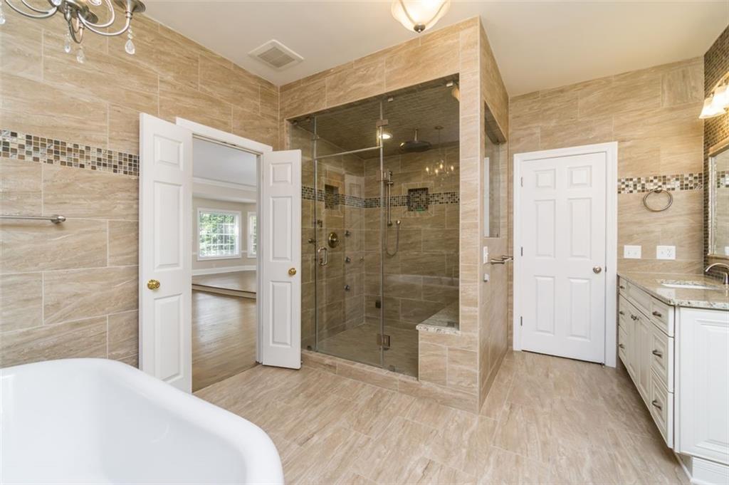 565 River Chase Point Property Photo 13