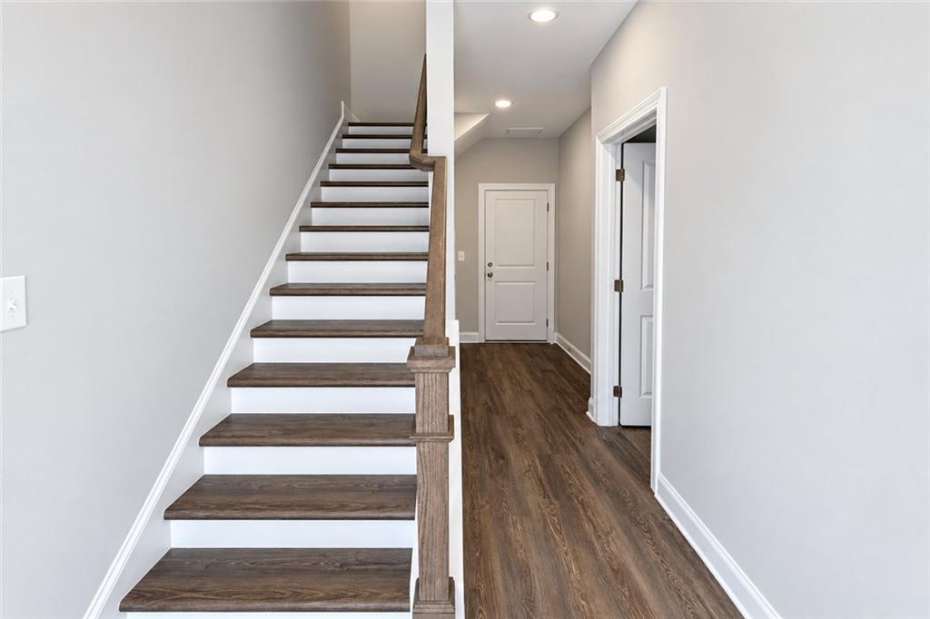 1375 Walking Way Property Photo 3