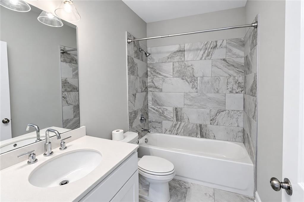 1375 Walking Way Property Photo 8