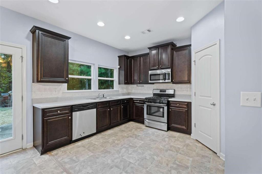 49 Windsor Way Property Photo 14