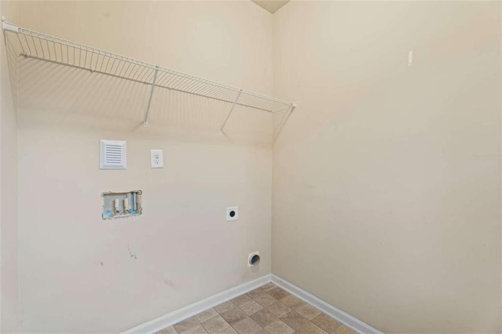 49 Windsor Way Property Photo 31