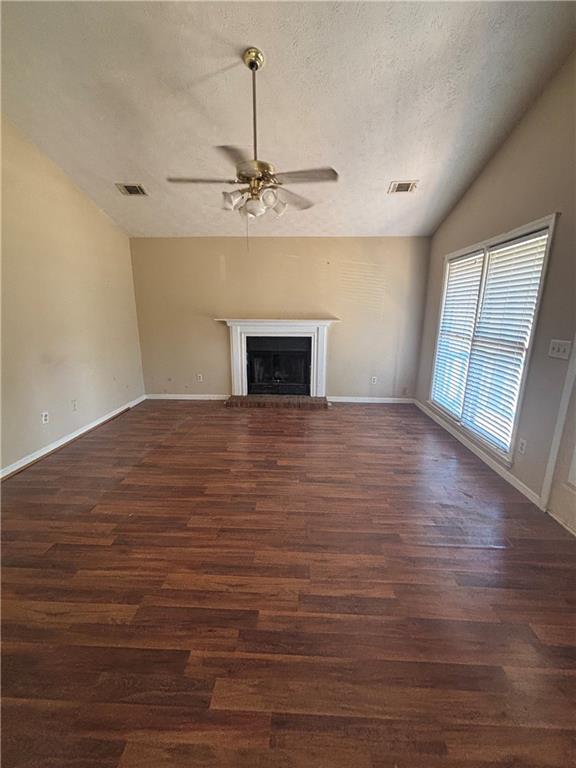 611 Warren Way Property Photo 5