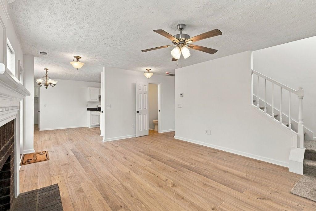 13 Equestrian Way Ne Property Photo 3