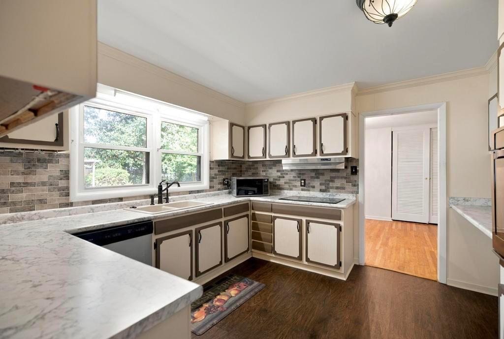 331 Clairmont Drive Property Photo 15