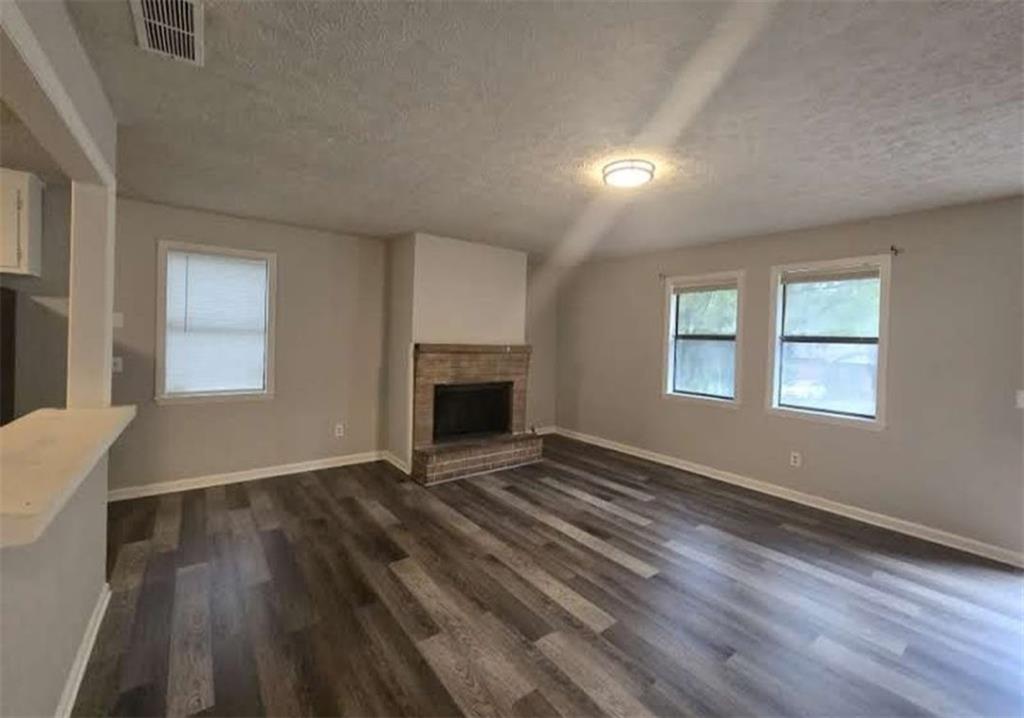 271 E Wright Street Property Photo 4