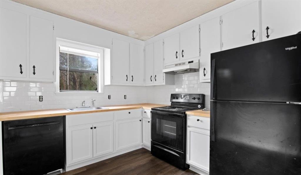 271 E Wright Street Property Photo 6