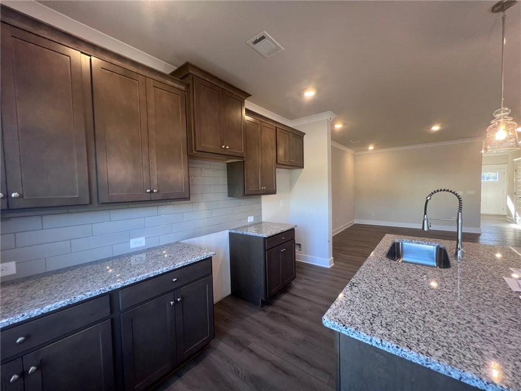 7847460 Property Photo 12