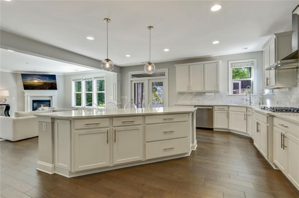 516 Flyingbolt Run Property Photo 9