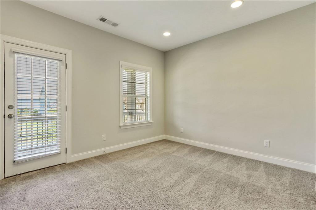 516 Flyingbolt Run Property Photo 28