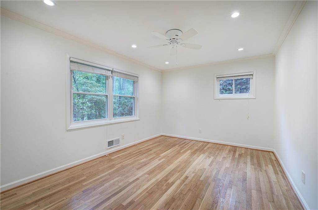 1990 Glenroy Place Se Property Photo 24