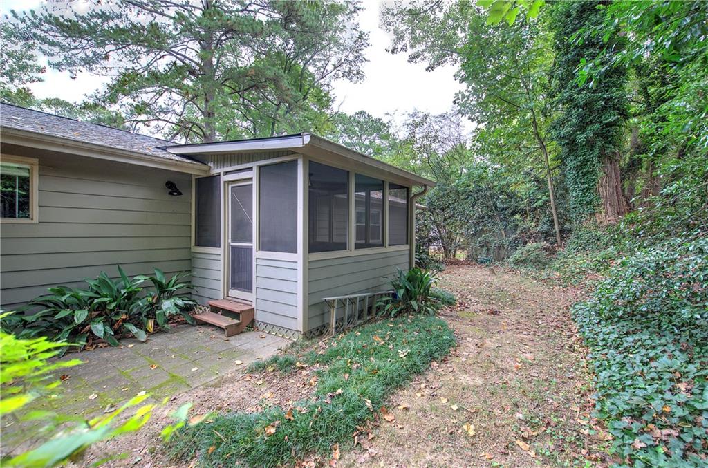 1990 Glenroy Place Se Property Photo 34