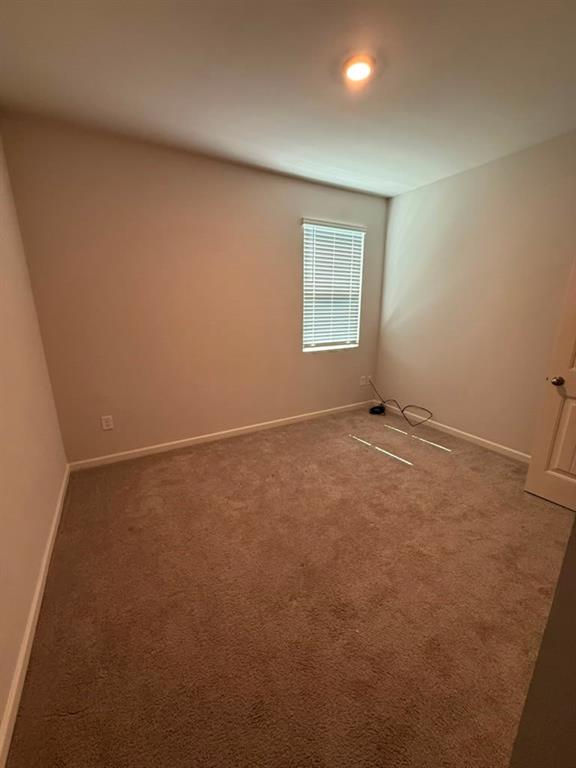 7481 Hawk Tail Way Property Photo 4