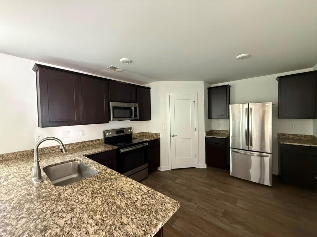 1104 Laflor Way Property Photo 6
