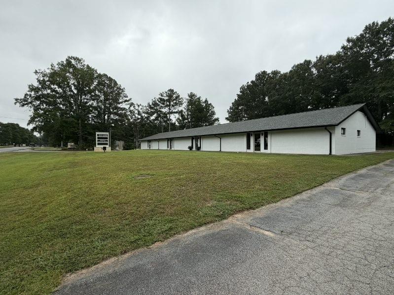 700 Breedlove Drive Unit D Property Photo 1