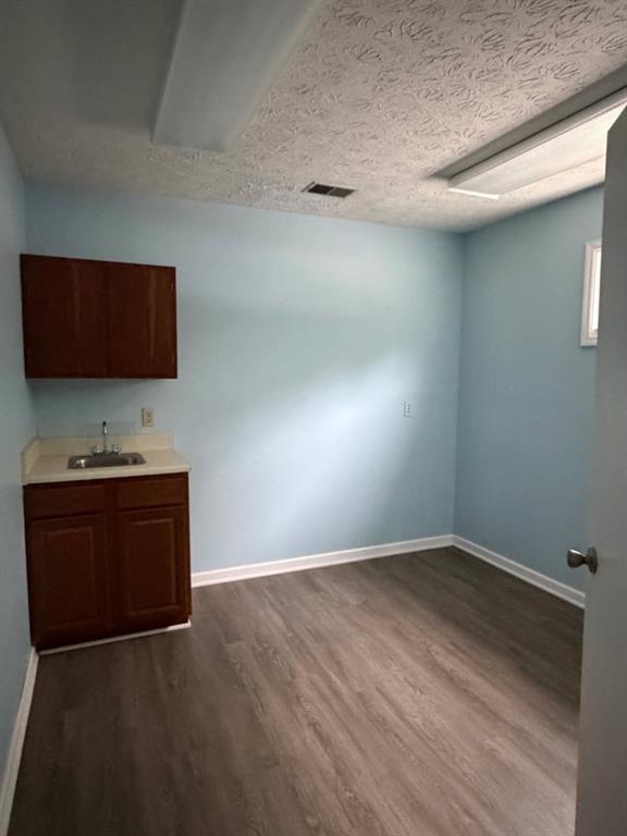 700 Breedlove Drive Unit D Property Photo 12