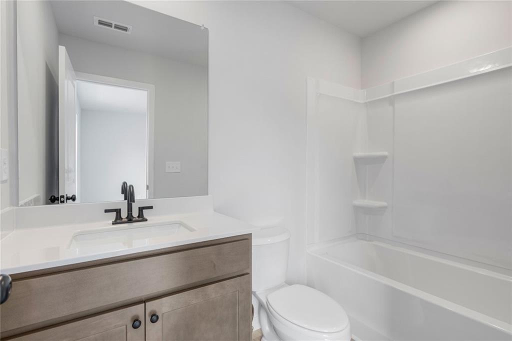 416 Amberleaf Cove Property Photo 18