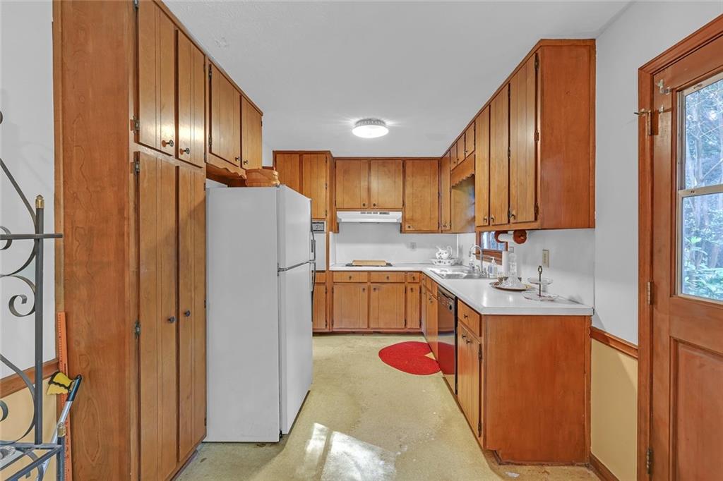 1466 Hewatt Road Property Photo 7