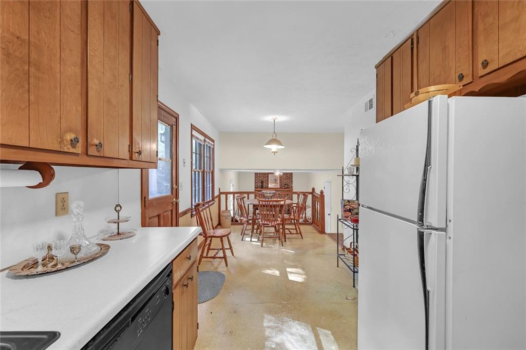 1466 Hewatt Road Property Photo 8