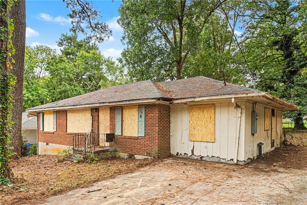 2411 Baywood Drive Se Property Photo 1