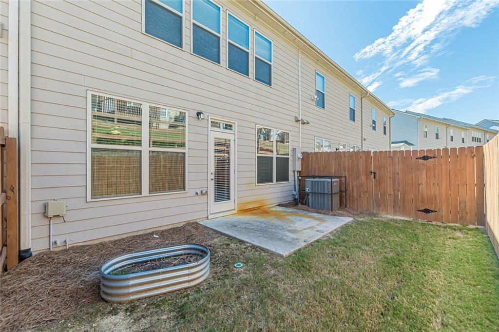 5854 Radford Loop Property Photo 6