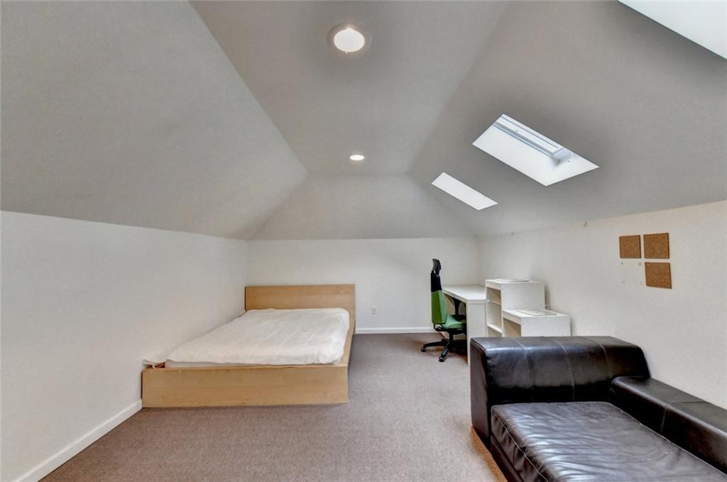 7848014 Property Photo 38