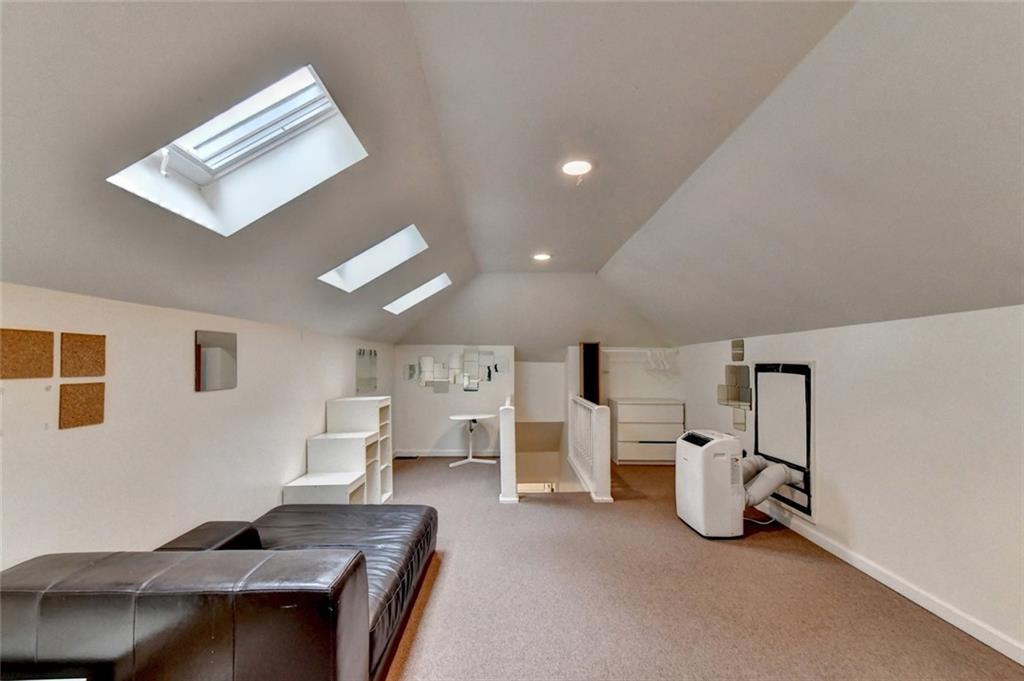 7848014 Property Photo 40