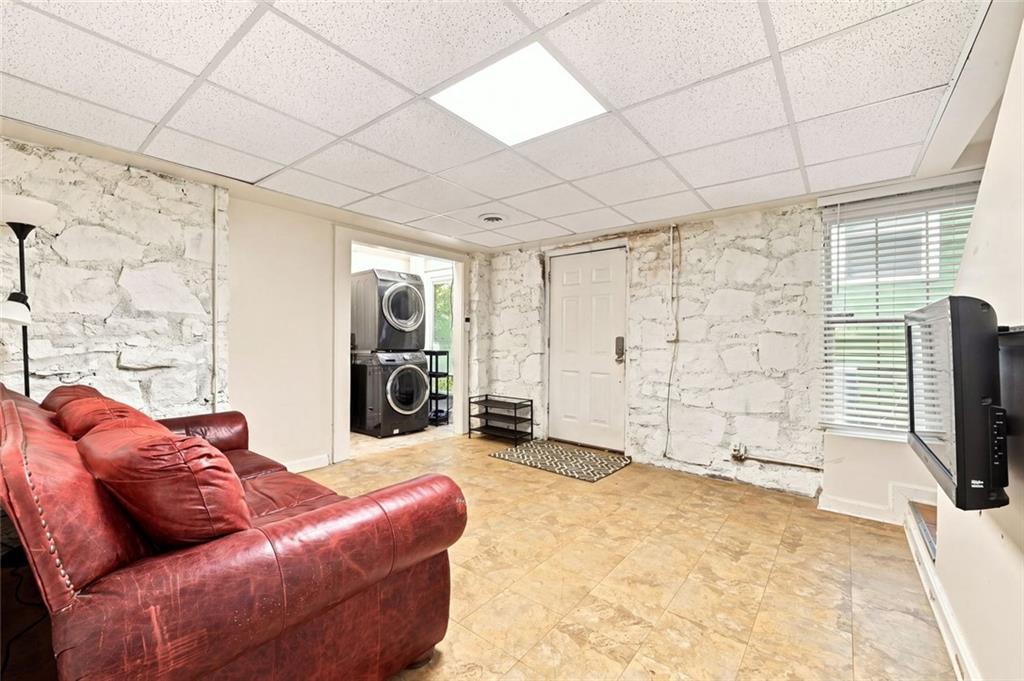 7848014 Property Photo 43