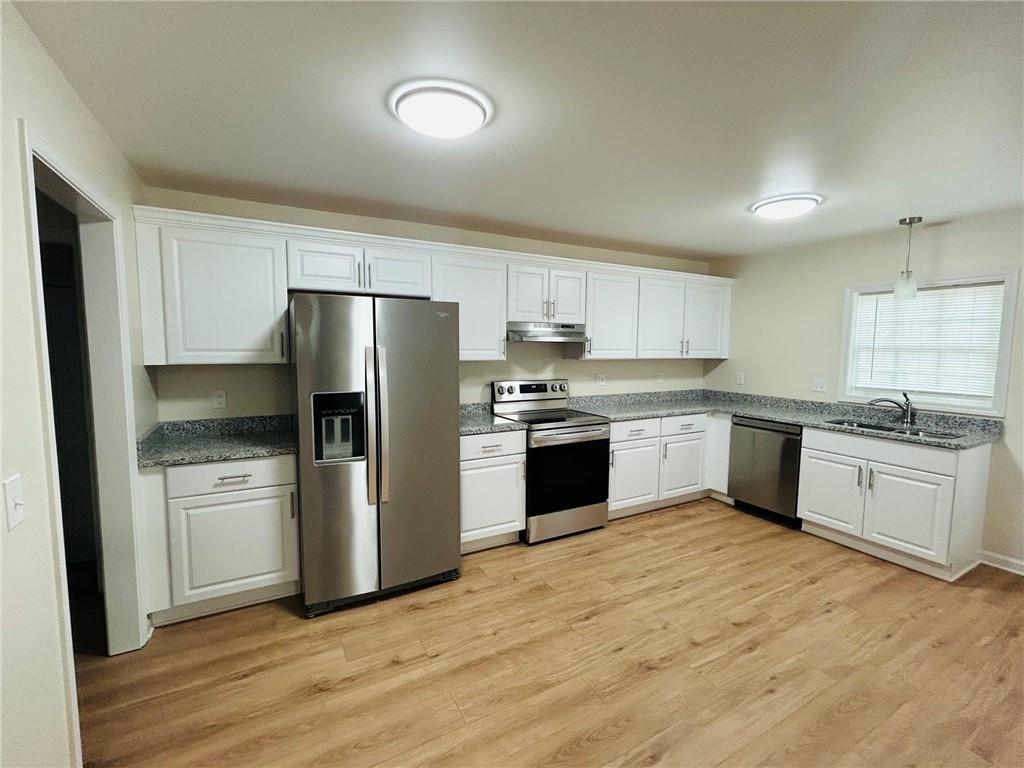 28 Spring Street Property Photo 4