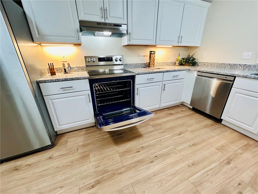 28 Spring Street Property Photo 8