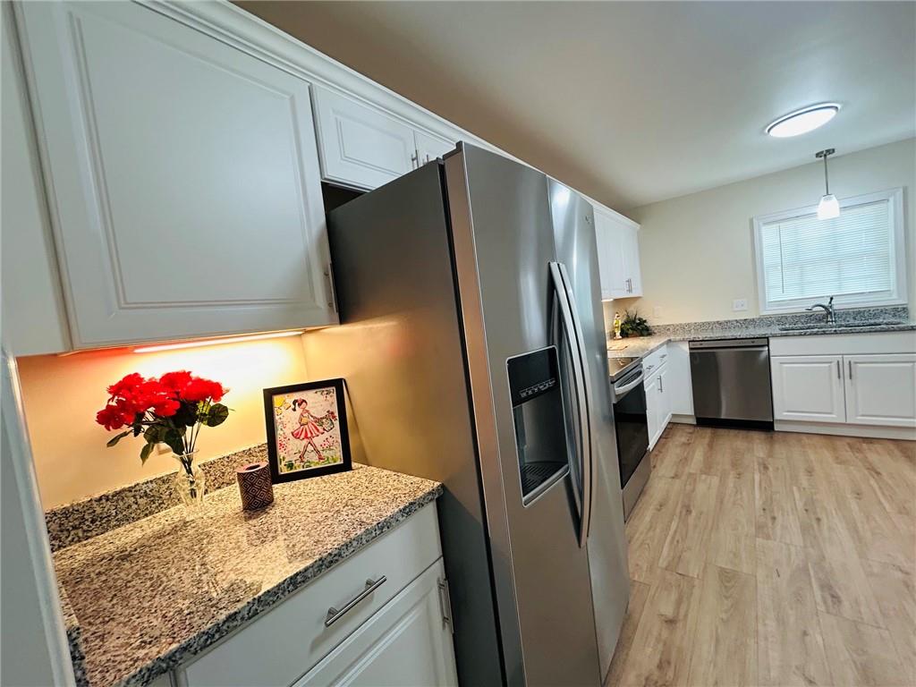 28 Spring Street Property Photo 9