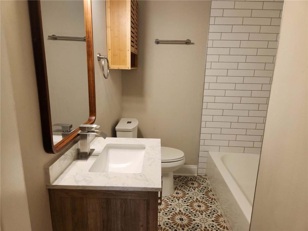 2165 Pinehurst Drive Property Photo 10