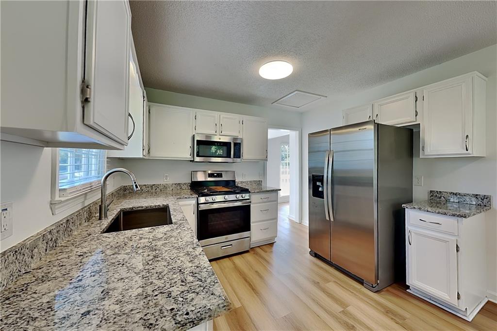 297 Graison Lane Property Photo 4