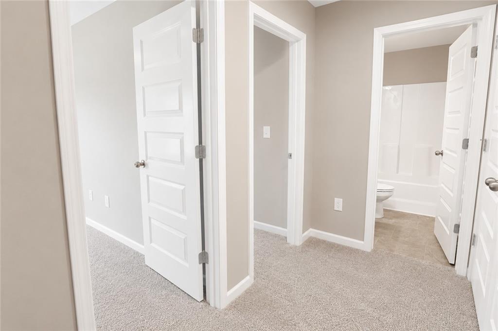 100 Squarewood Lane Property Photo 12