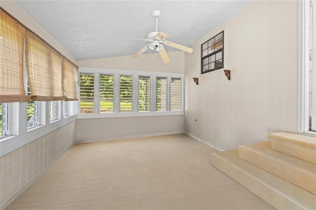 17 Pine Street E Property Photo 17