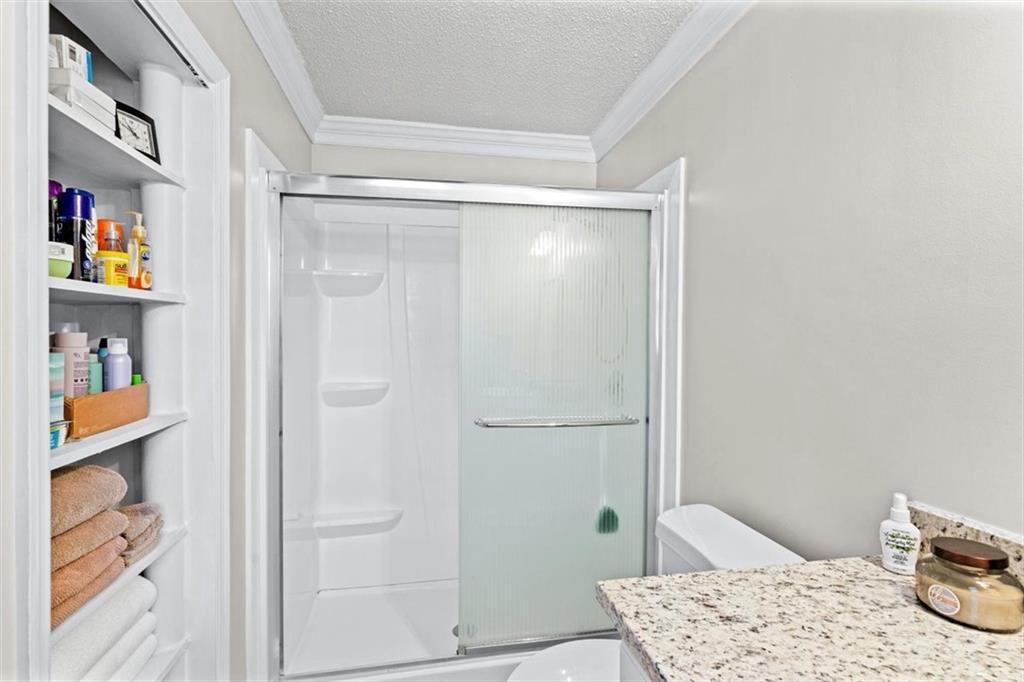 17 Pine Street E Property Photo 23