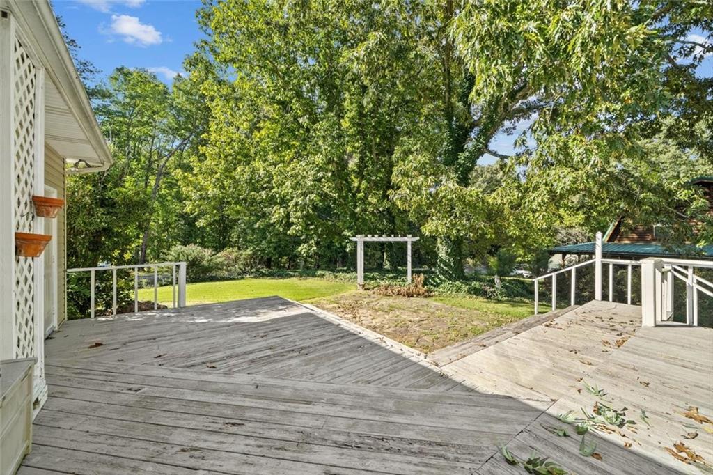 17 Pine Street E Property Photo 28