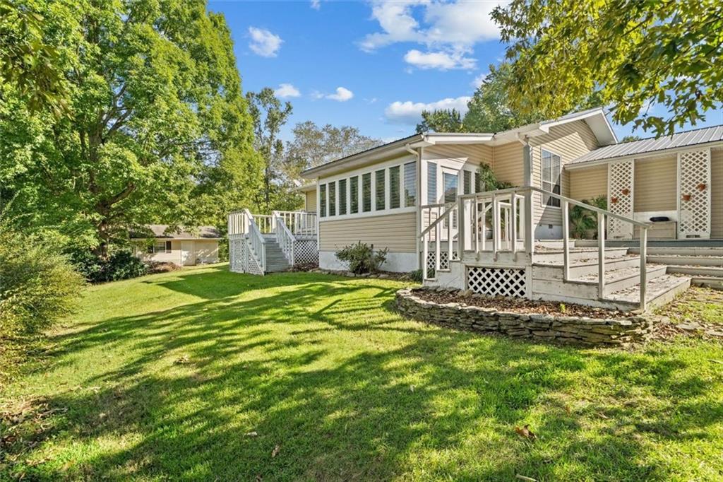 17 Pine Street E Property Photo 33