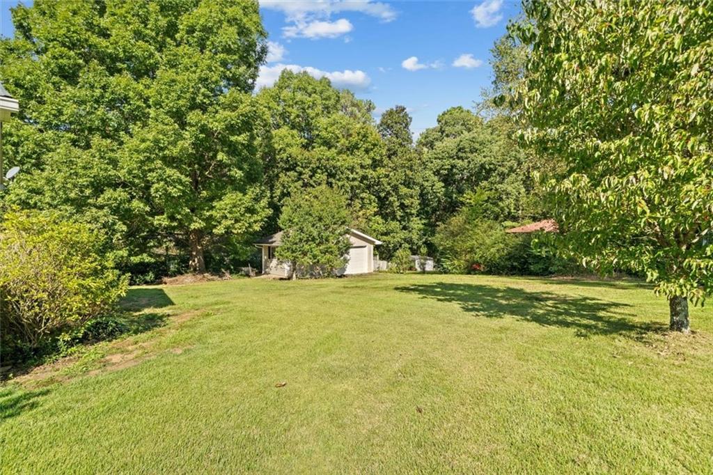 17 Pine Street E Property Photo 35